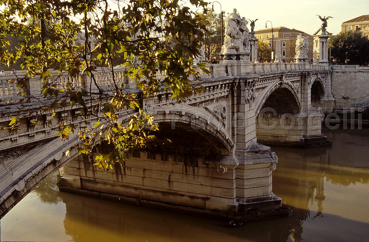  Vittorio Emanuele II Bridge, Rome, Italy
 (cod:Rome 28)